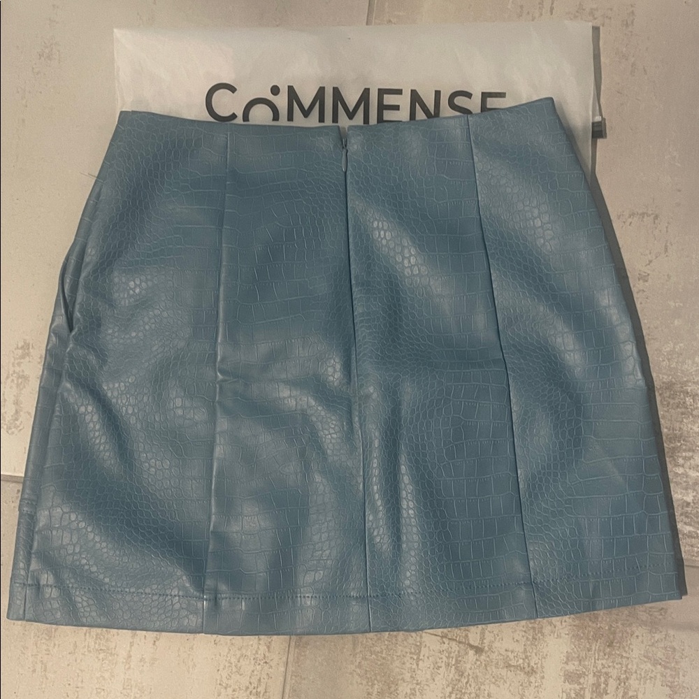 Commense Faux Leather Croc Embossed Textured Blue Mini Skort - Picture 2 of 4